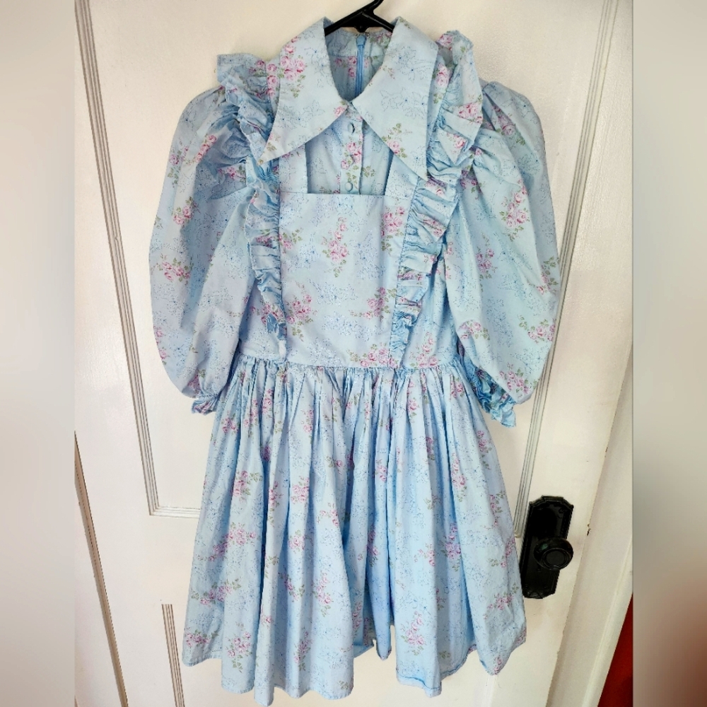 NWOT Boutique Exclusive South Of France Mini Storybook
